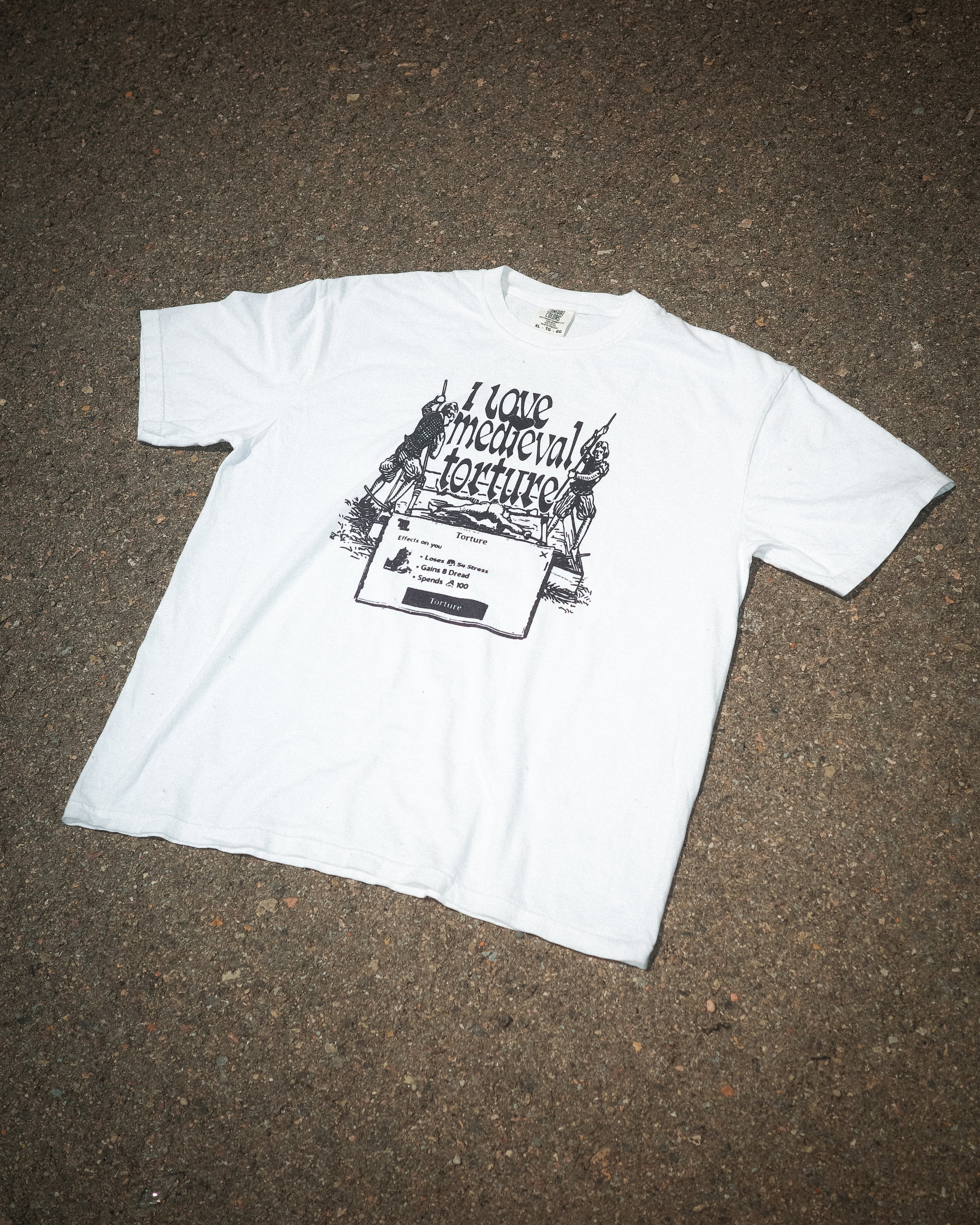 I love medieval torture - Crusader Kings III T-Shirt